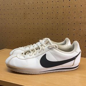 Nike Cortez GS Size 6.5Y White/Black